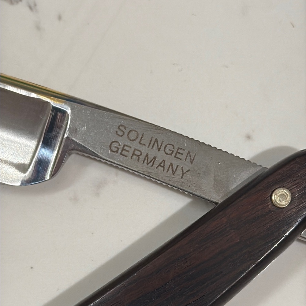 The Art Of Shaving Straight Razor View 3